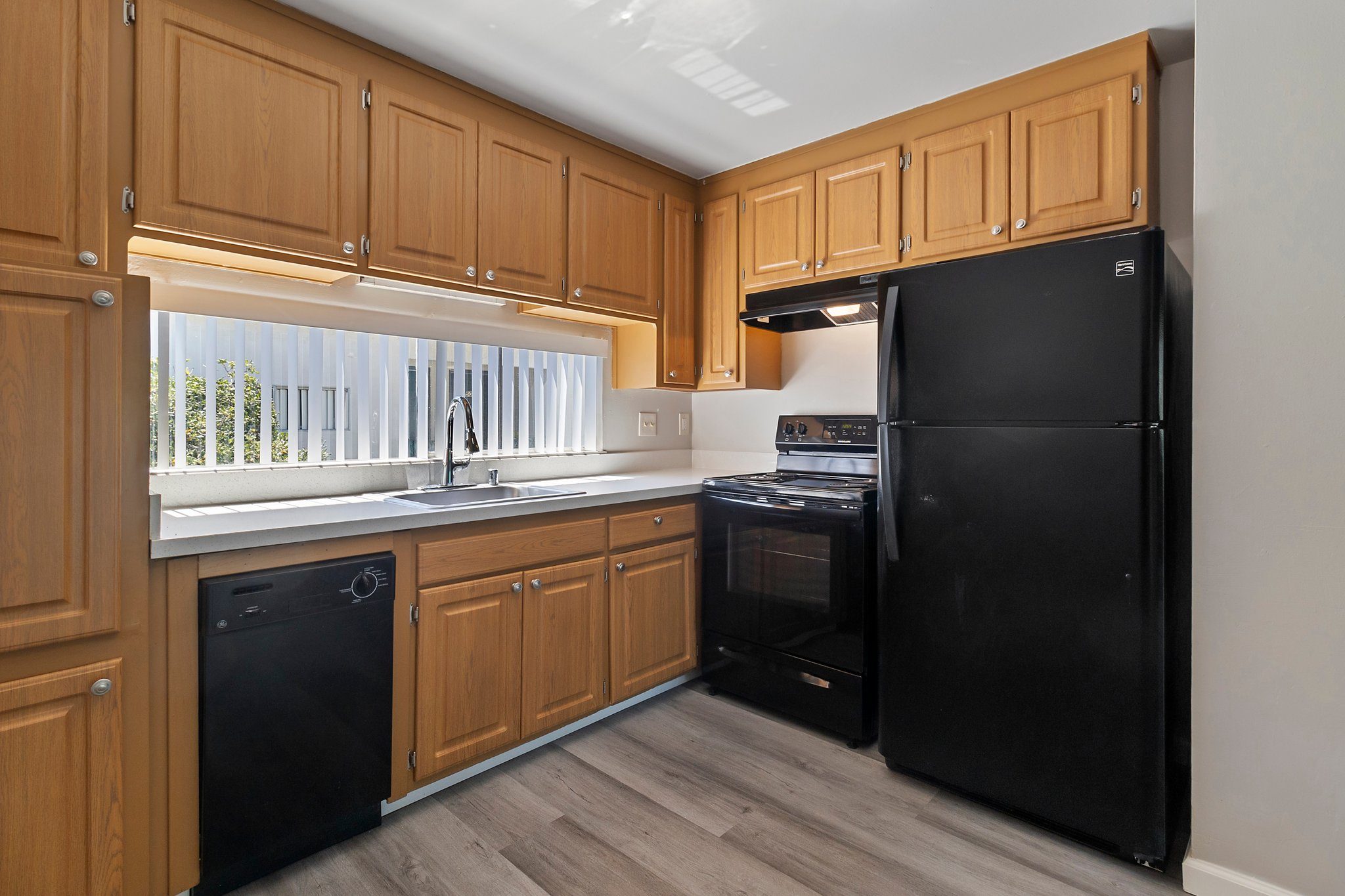 Whispering Oaks Apartments photo 2